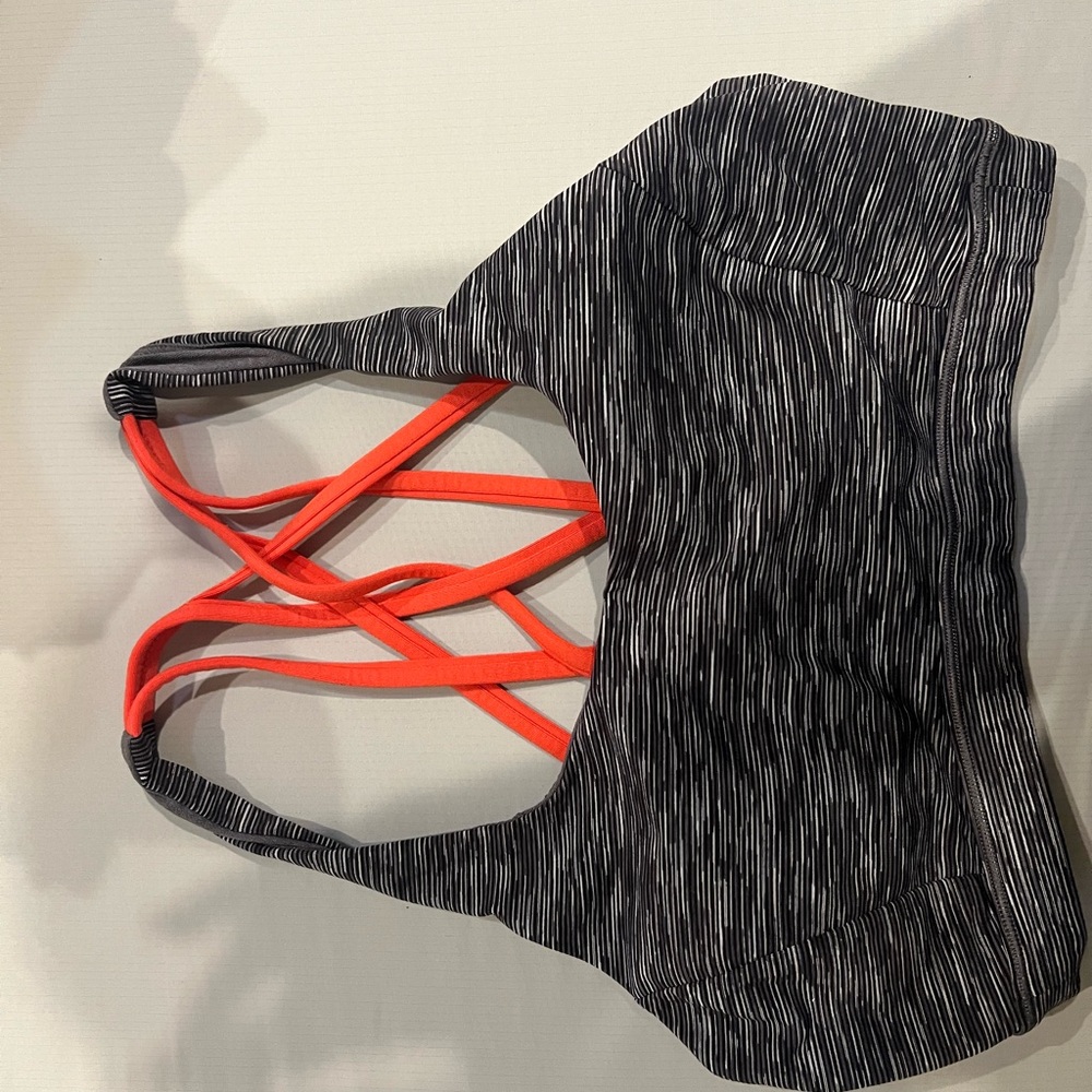 Lululemon size 6 bra
